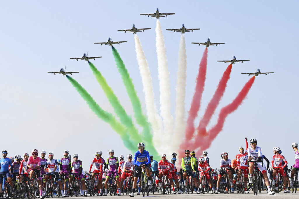APTOPIX Italy Giro Cycling